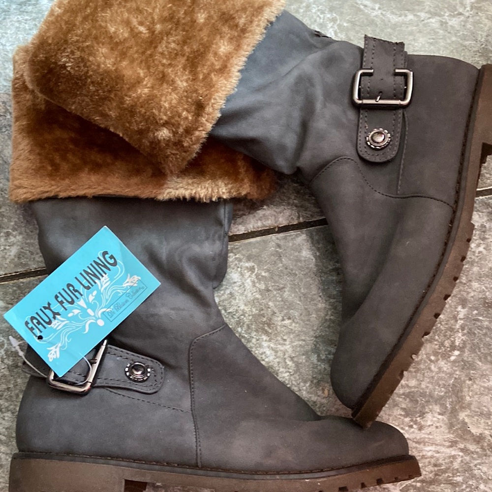 No brand boots.